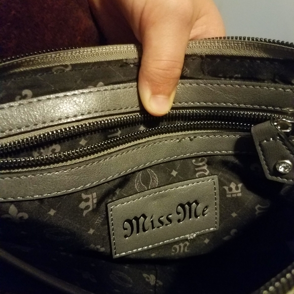 Miss Me Crossbody Purse - Picture 3 of 3